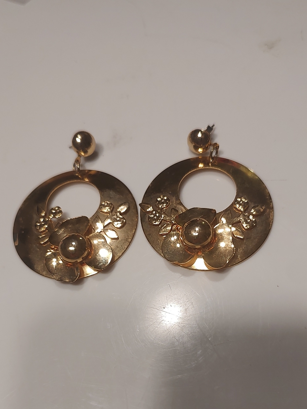 vintage gold-tone statement earrings With Floral Details